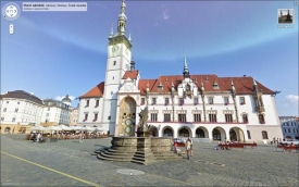 Olomoucké Horní náměstí s orlojem.