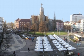 Návrh pro opravu náměstí 28. října počítá nově také s tržištěm.