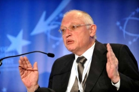 Verheugen hovoří o pokusech o masovou vraždu.