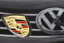 Volkswagen koupil polovinu Porsche.
