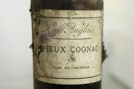V Paříži se draží vína, která vydal sklep podniku La Tour d'Argent.