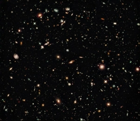 Snímek nejvzdálenějších, a tedy i nejstarších galaxií ve vesmíru.