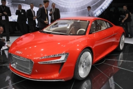 Audi e-tron pohánějí čtyři elektromotory o výkonu 313 koní.
