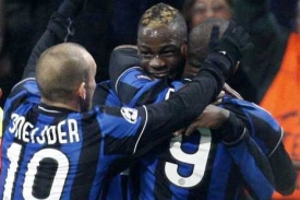 Hráči Interu oslavují první branku.