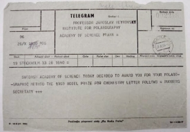 Telegram oznamuj&iacute;c&iacute; Heyrovsk&eacute;mu, že z&iacute;skal Nobelovu cenu.
