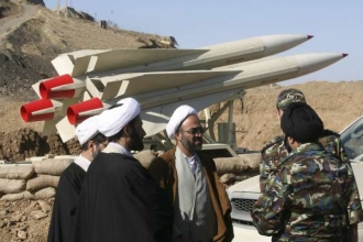 Manévry íránské armády.