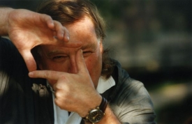 K radikálním kritikům poměrů v ČT patří režisér Vít Olmer.