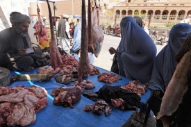 Ženy na trhu v Afghánistánu.