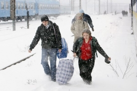 V Rumunsku způsobily přívaly sněhu problémy s vlakovými spoji.