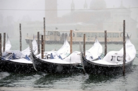 Benátky paralyzované sněhem.