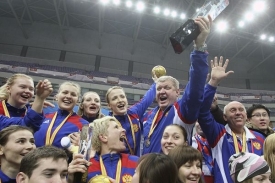 Radost ruských házenkářek ze zlatých medailí.