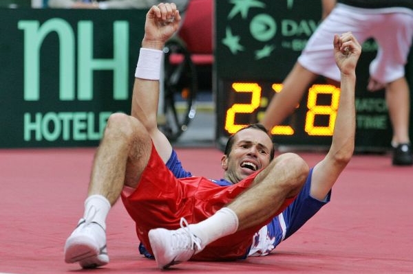 Radek Štěpánek posunul tenisovou reprezentaci do semifinále.