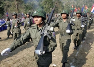 Bojovníci Karenů vzdorují barmské armádě desítky let.