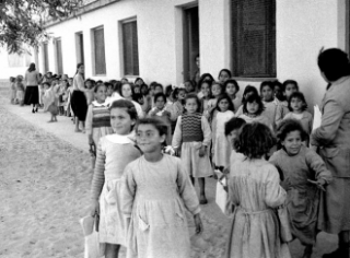 Škola OSN v Gaze pro palestinské děti v roce 1956.