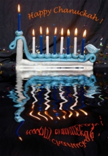 Okolo zimního slunovratu slaví židé Chanuku, svátek světel.