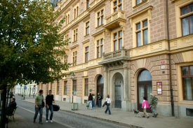 Doktorandským studiem v Plzni prošlo 14 rychlostudentů.