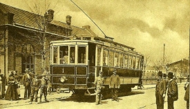 Dobová tramvaj z počátku 20. století.