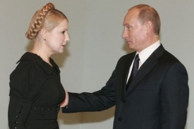 Ruský premiér Putin s ukrajinskou premiérku Tymošenkovou.
