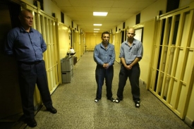 Věznice nakonec opustí jen asi pět set trestanců.