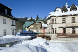 Špindlerův Mlýn je oblíbeným místem zimní dovolené českých politiků.