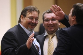 Milan Jančík (vlevo) na zasedání městského zastupitelstva.  