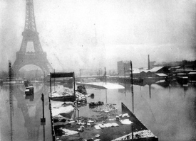 Ohromné záplavy v Paříži v lednu 1910.