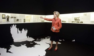 Steinbachová otevírá výstavu o vyhnáních v Evropě - Berlín 2006.