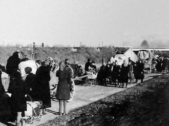 Němečtí běženci u Vratislavi roku 1945.