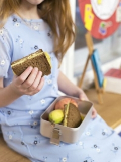Budou děti víc jíst ovoce, když bude zdarma?