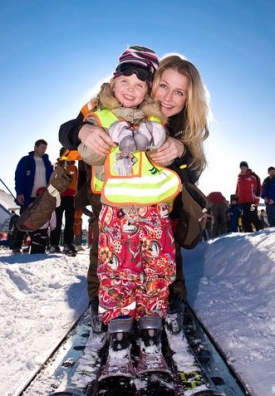 Na lyžování se těší dospělí i děti.