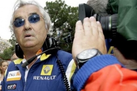 Šéf stáje Renault Flavio Briatore.