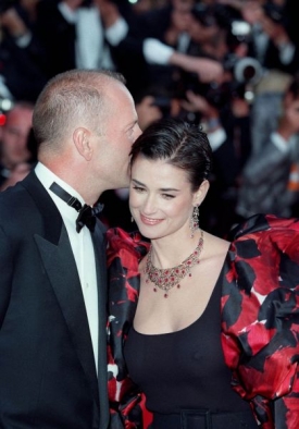 Bruce Willis s Demi Mooreovou. Dvojice se rozvedla v roce 2000.
