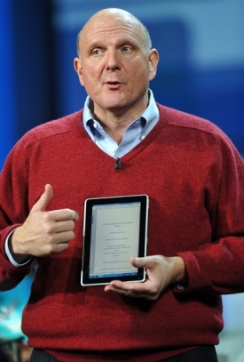 Steve Ballmer představuje nový tablet HP Slate.
