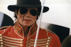 Michael Jackson bral příliš prášků na spaní, psal mu je jeho doktor.