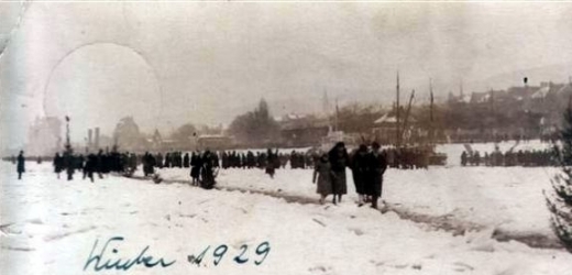 Zima století v roce 1929, zamrzlá řeka Rýn.