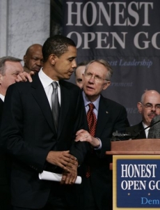 Šéf demokratické většiny v Senátu Reid se omluvil za výrok o Obamovi.