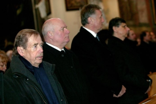 Na obřad přišel Medkův přítel a kolega Václav Havel.