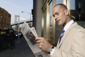 Čtenáři novin prý drží v ruce hlavní zdroj původních informací.