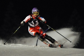 Šárka Záhrobská během slalomu ve Flachau.