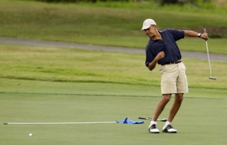 Obama hraje golf lépe než Bush.