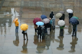 Déšť bývá nepříjemný nejen na ulici (ilustrační foto).