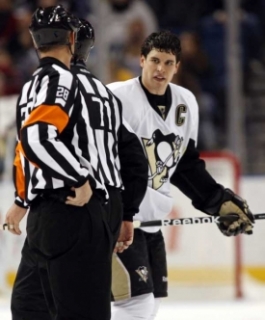 Kapitán Pittsburghu Crosby za Malkina mimohokejové aktivity obstará.