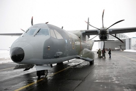 Armáda dosud uváděla, že letouny přijdou na 3,6 miliardy korun.
