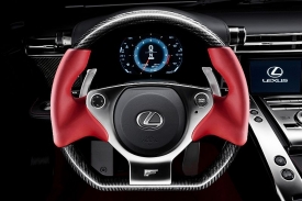 Také volant Lexusu LFA je zčásti z karbonu.