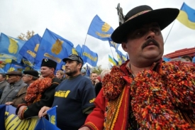 Demonstrace ukrajinských ultranacionalistů v Kyjevě.