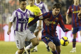 Lionel Messi v zápase s Valladolidem.