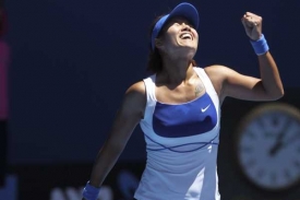 Čínská tenistka Li Na slaví postup do čtvrtfinále Australian Open.
