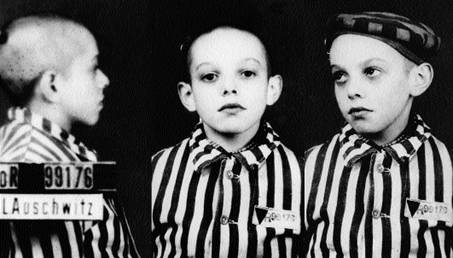Nacisté byli důkladní. Karta jednoho z dětských vězňů v Osvětimi.