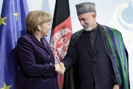 Kancléřka Merkelová a prezident Karzáí.