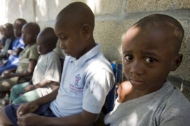 Na Haiti jsou po katastrofě tisíce sirotků.